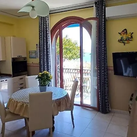 Mikros Apartment