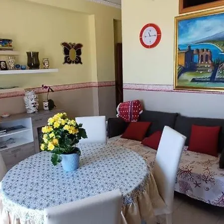 Mikros Apartment *