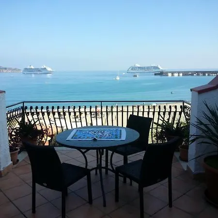 Mikros Apartment